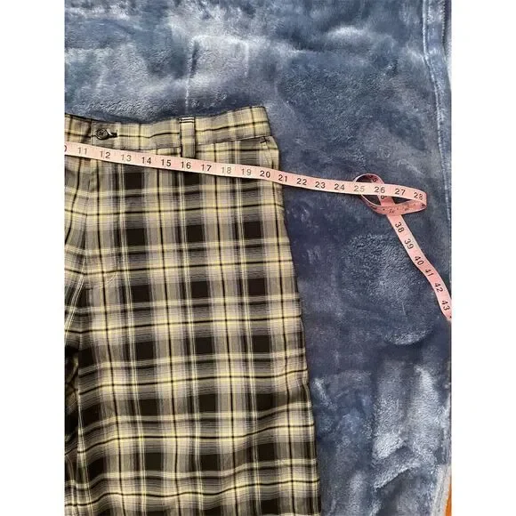 IZOD Men's Plaid Chino Shorts Size 40 Multicolor Casual - Picture 2 of 12